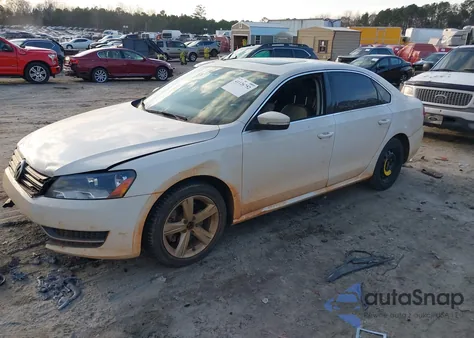 2013 Volkswagen Passat 2.5L Se z USA, uszkodzony, nr VIN 1VWBH7A37DC007452